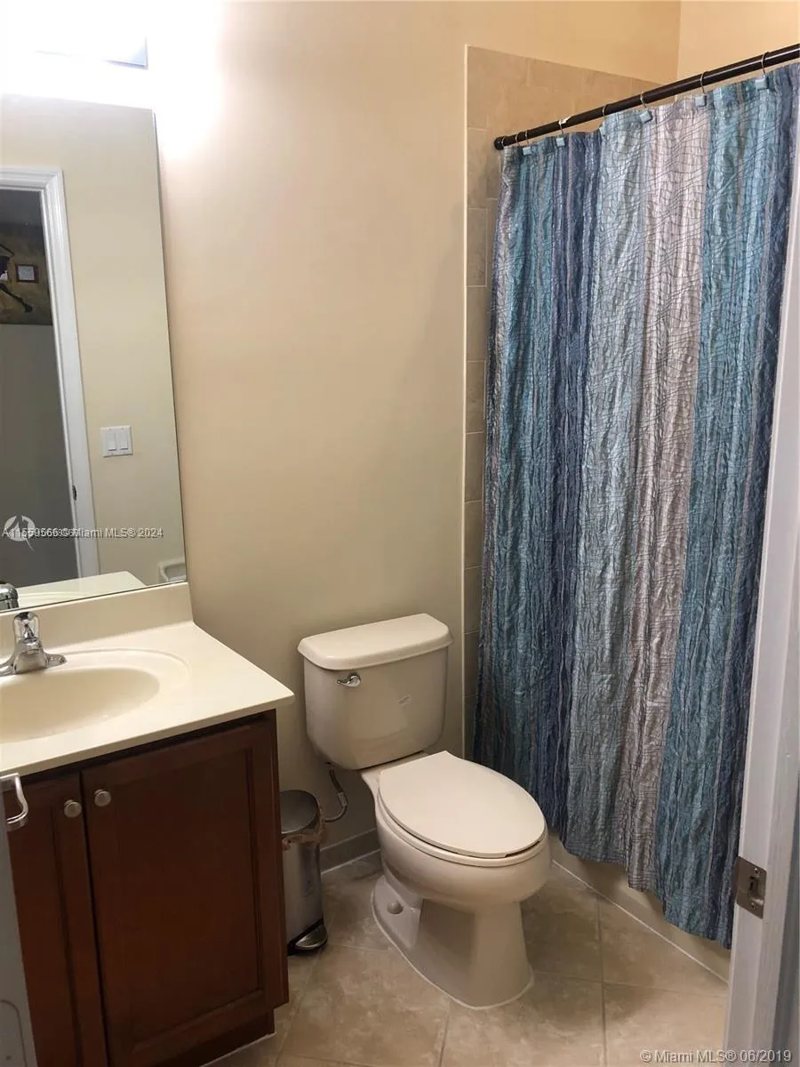 3 bedroom 2 bath for sale at 11501 NW 89th St # 209, Doral FL 33178