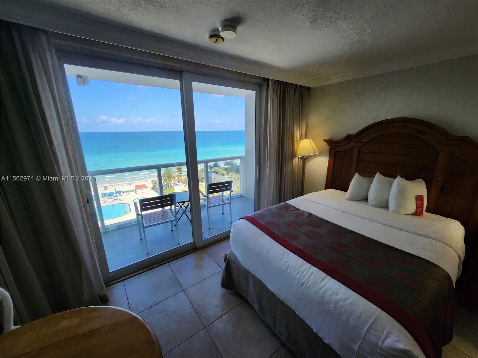 1 bath for sale at 19201 Collins Ave # 846, Sunny Isles Beach FL 33160