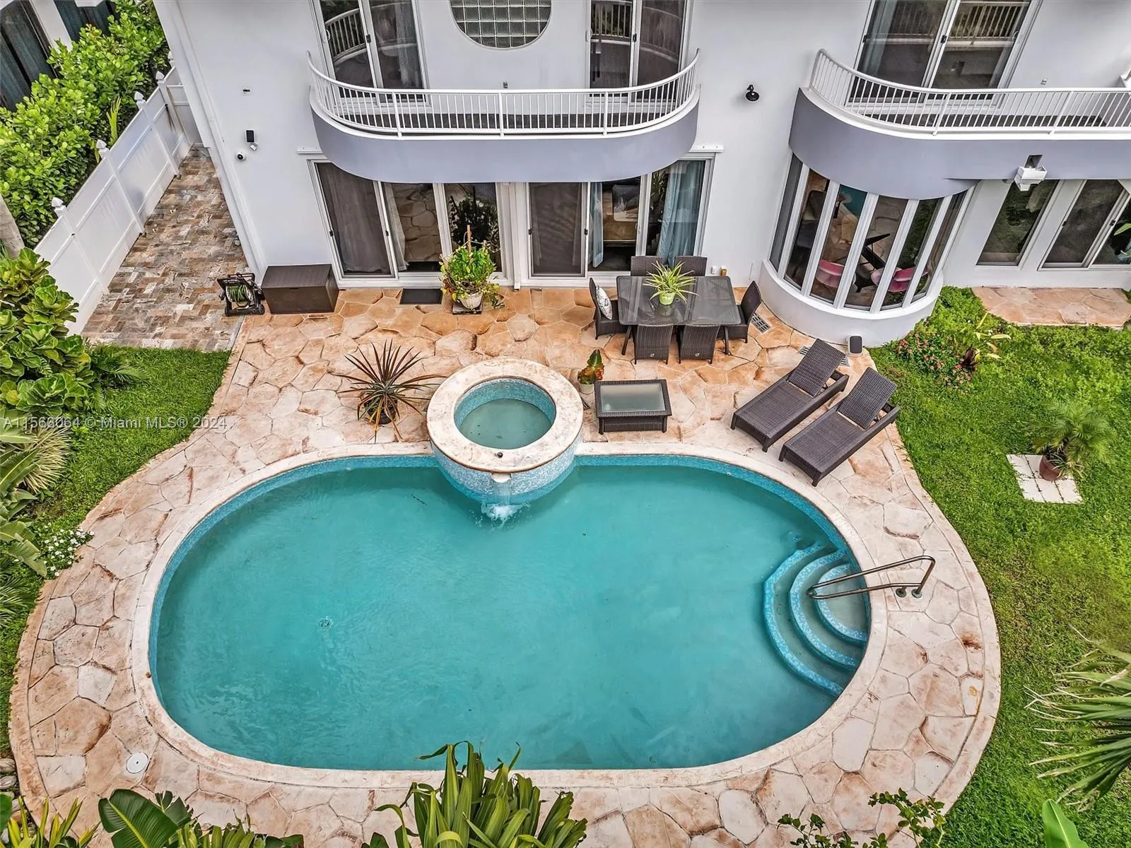 616 Ocean Blvd, Golden Beach FL 33160