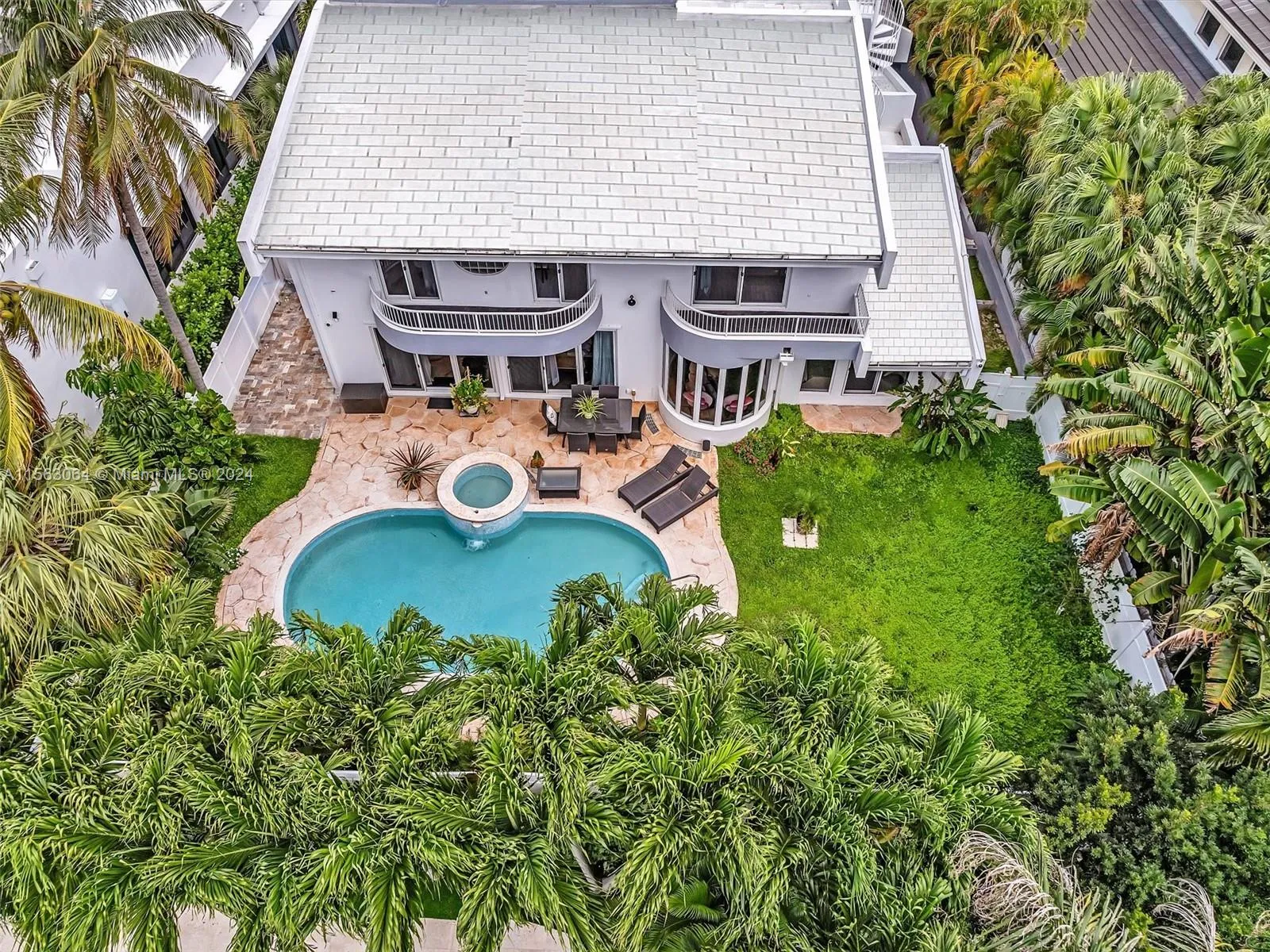 616 Ocean Blvd, Golden Beach FL 33160