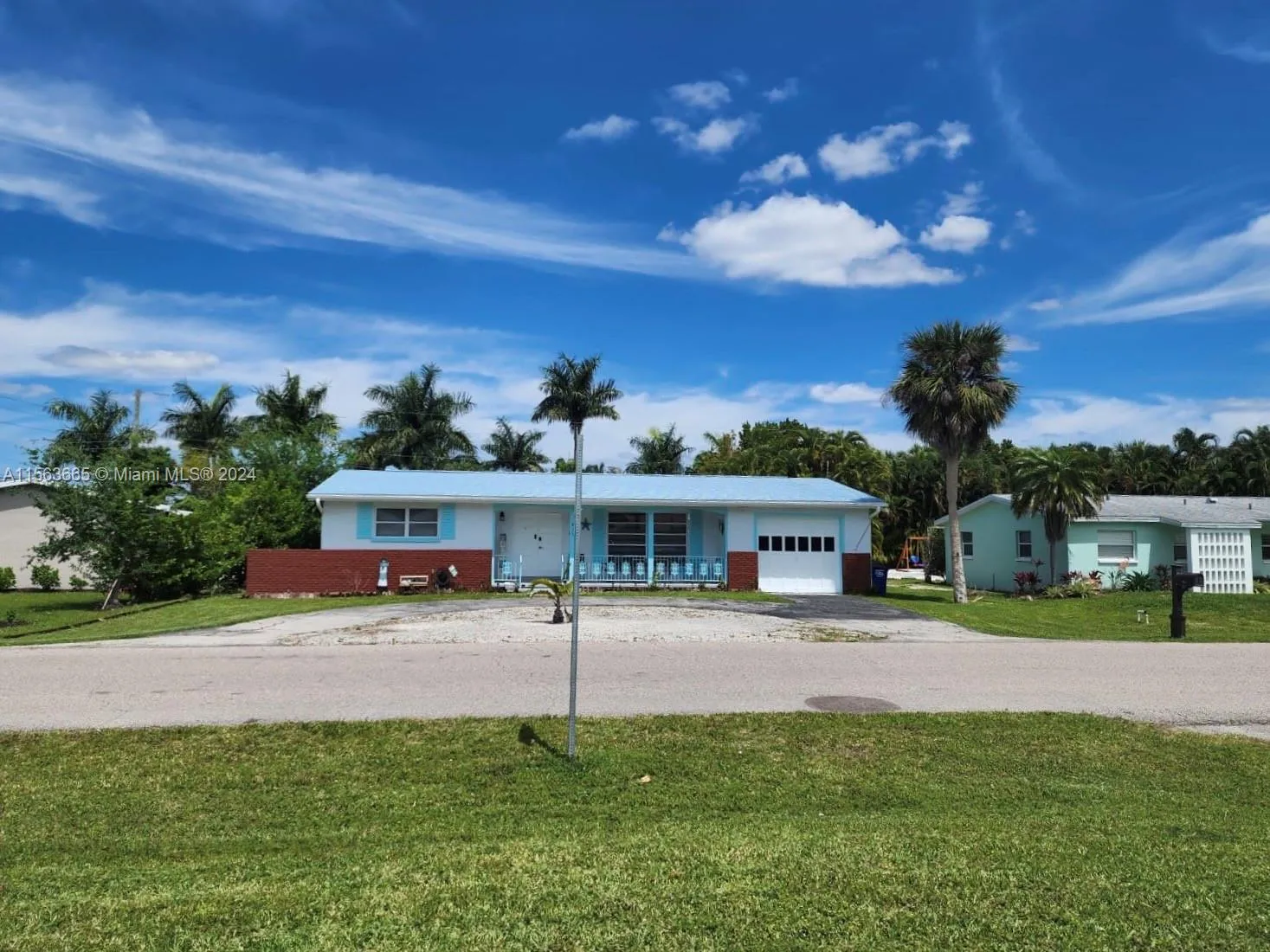 823 Lake Mcgregor Drive, Fort Myers FL 33919