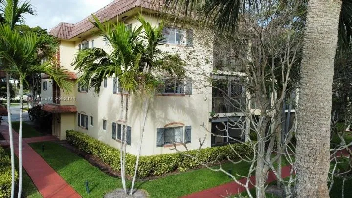 2 bedroom 2 bath for sale at 259 S Cypress Rd # 526, Pompano Beach FL 33060
