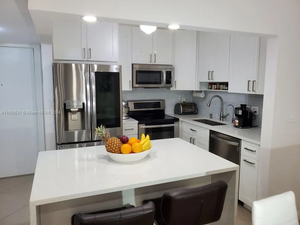 259 S Cypress Rd # 526, Pompano Beach FL 33060