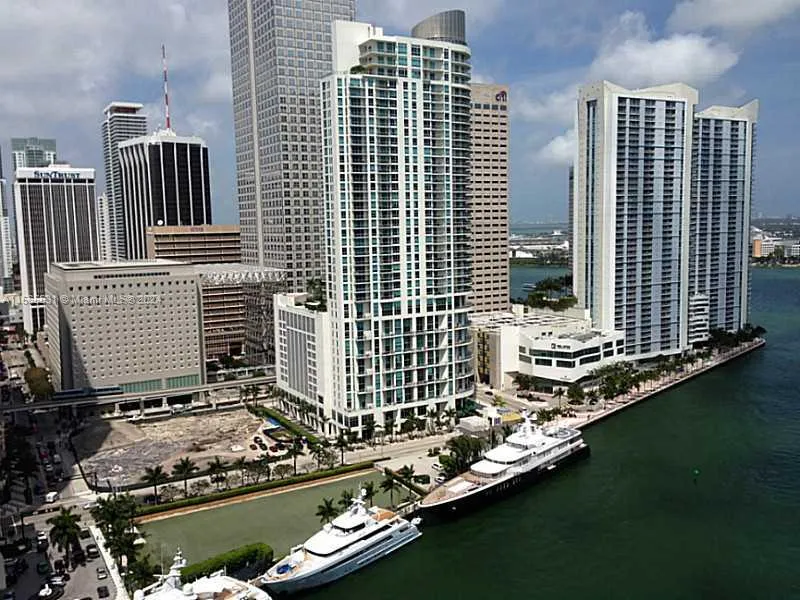 2 bedroom 2 bath for sale at 475 BRICKELL AV # 2415, Miami FL 33131
