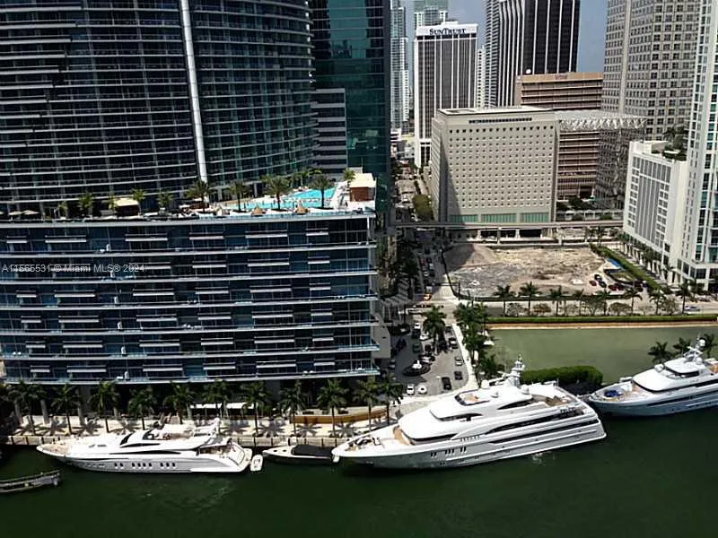 475 BRICKELL AV # 2415, Miami FL 33131