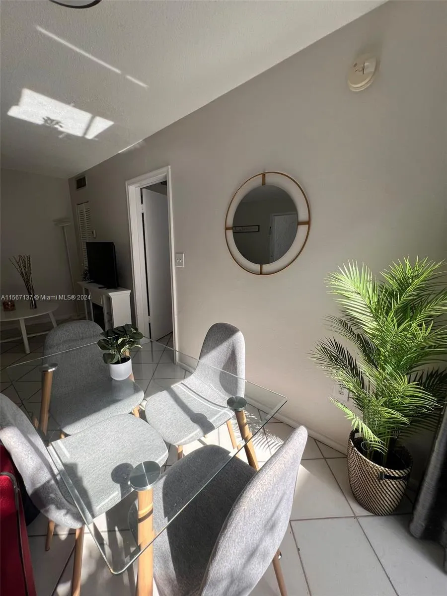 753 Michigan Ave # 3C, Miami Beach FL 33139