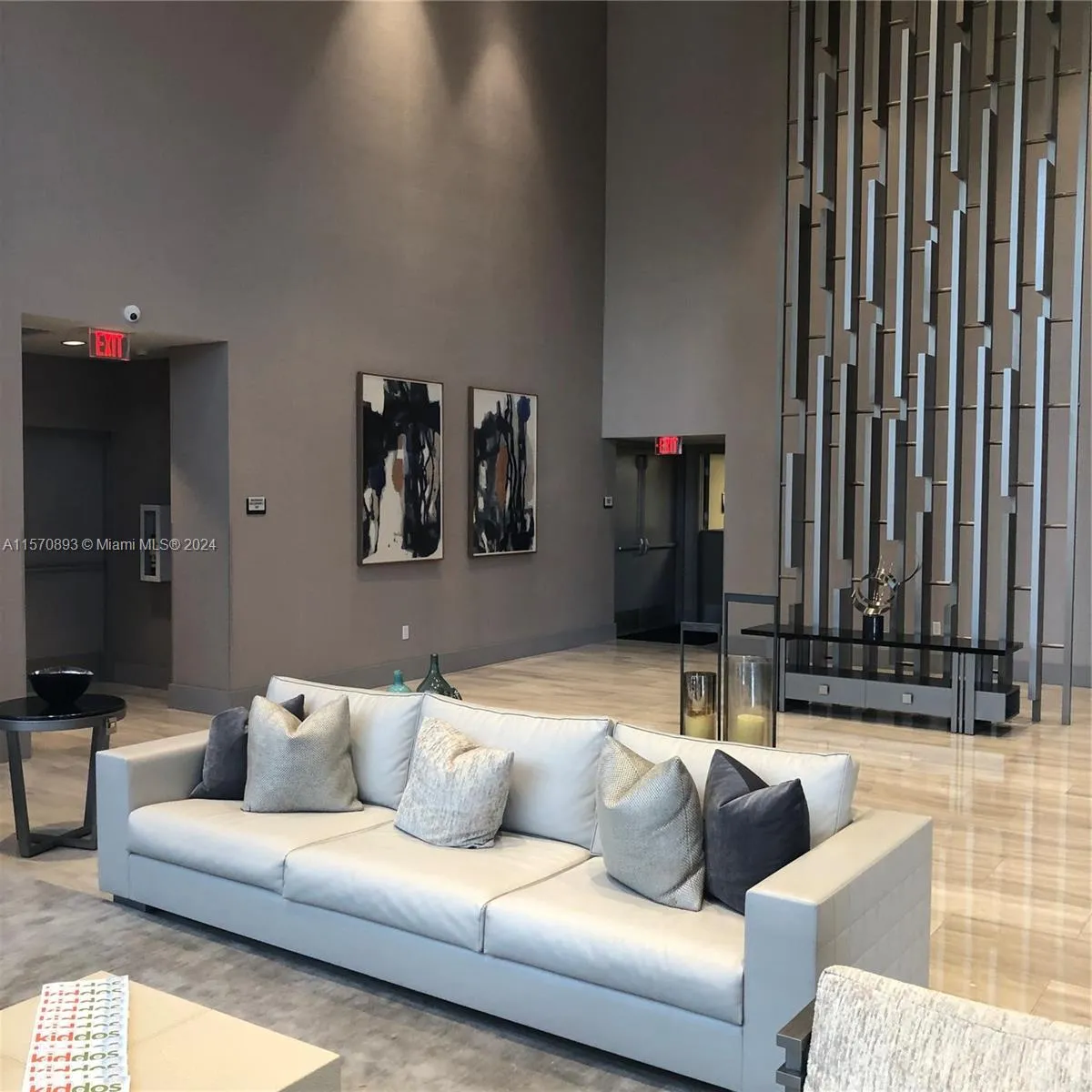 5300 NW paseo Blvd # 1705, Doral FL 33166