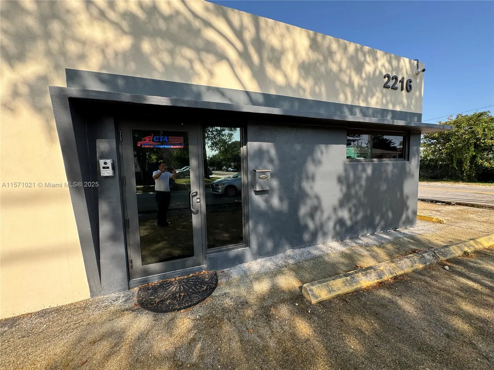 for sale at 2216 N 20th Ave, Hollywood FL 33020