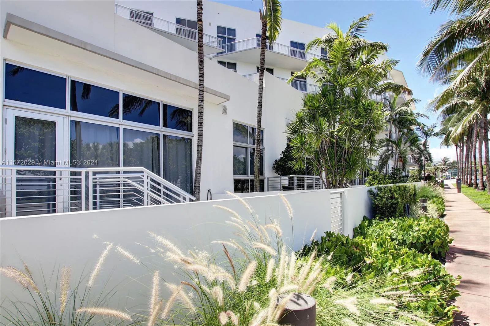 2 bedroom 2 bath for sale at 2001 Meridian Ave # 103, Miami Beach FL 33139