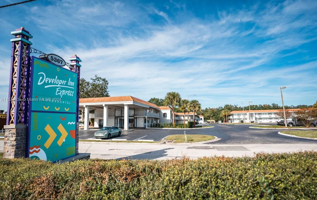 1 bedroom 1 bath for sale at 5367 W Irlo Bronson Memorial Highway # 120, Kissimmee FL 34746