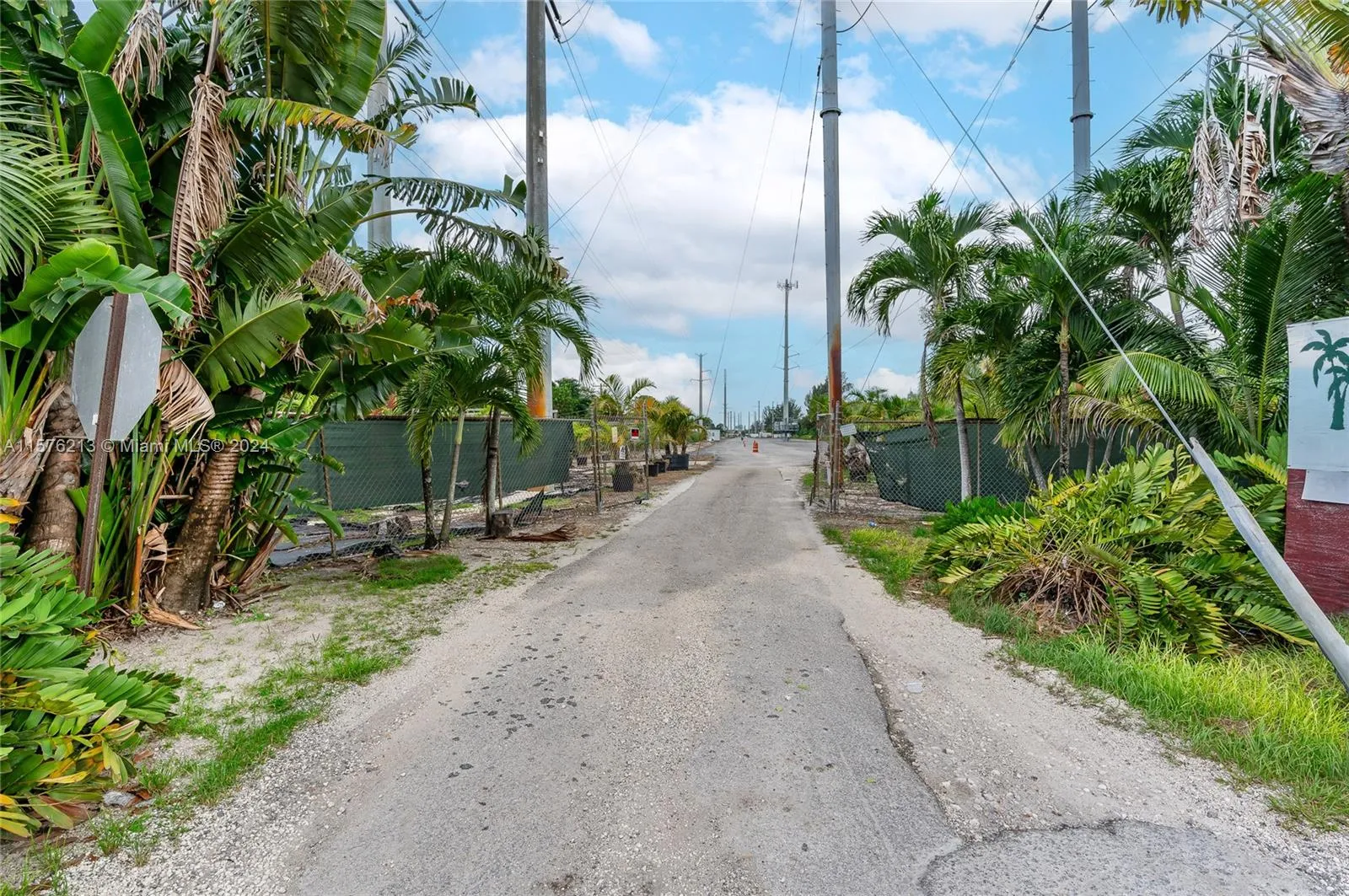5050 Peters Rd, Fort Lauderdale FL 33317