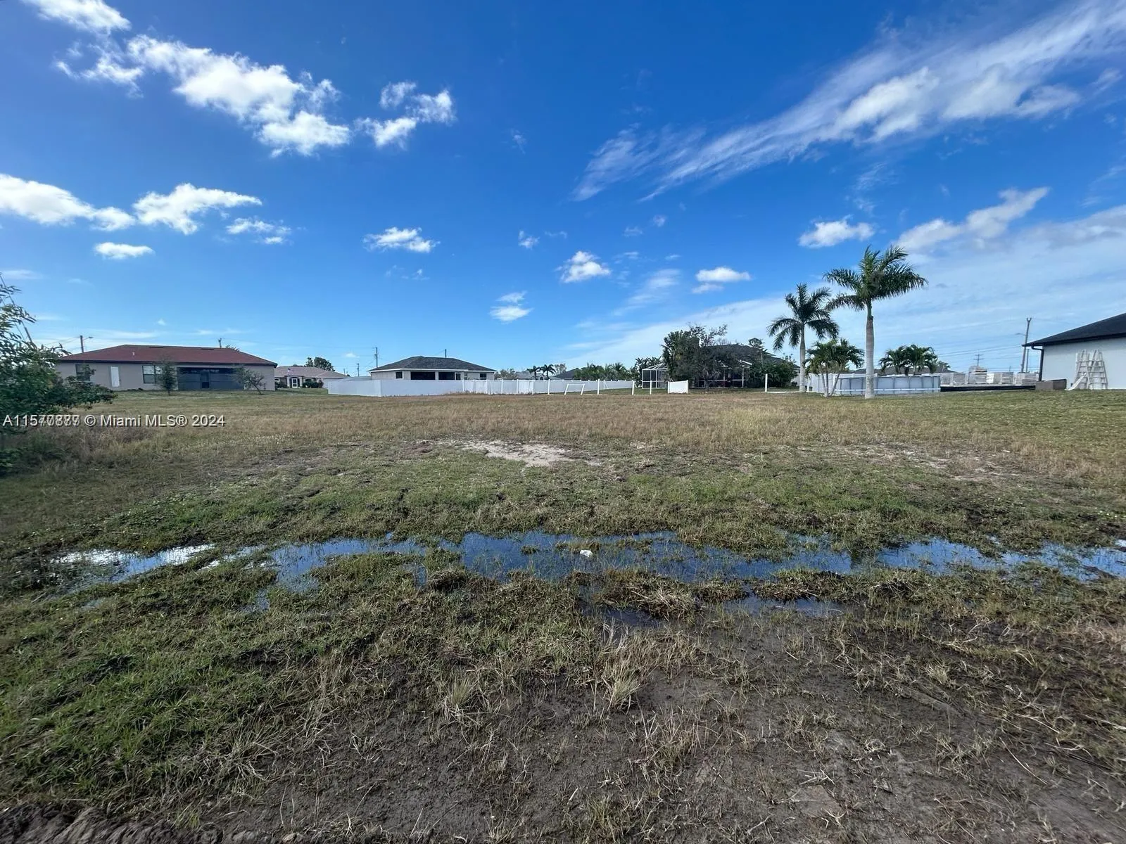 for sale at 16 SW 25 place, Cape Coral FL 33991