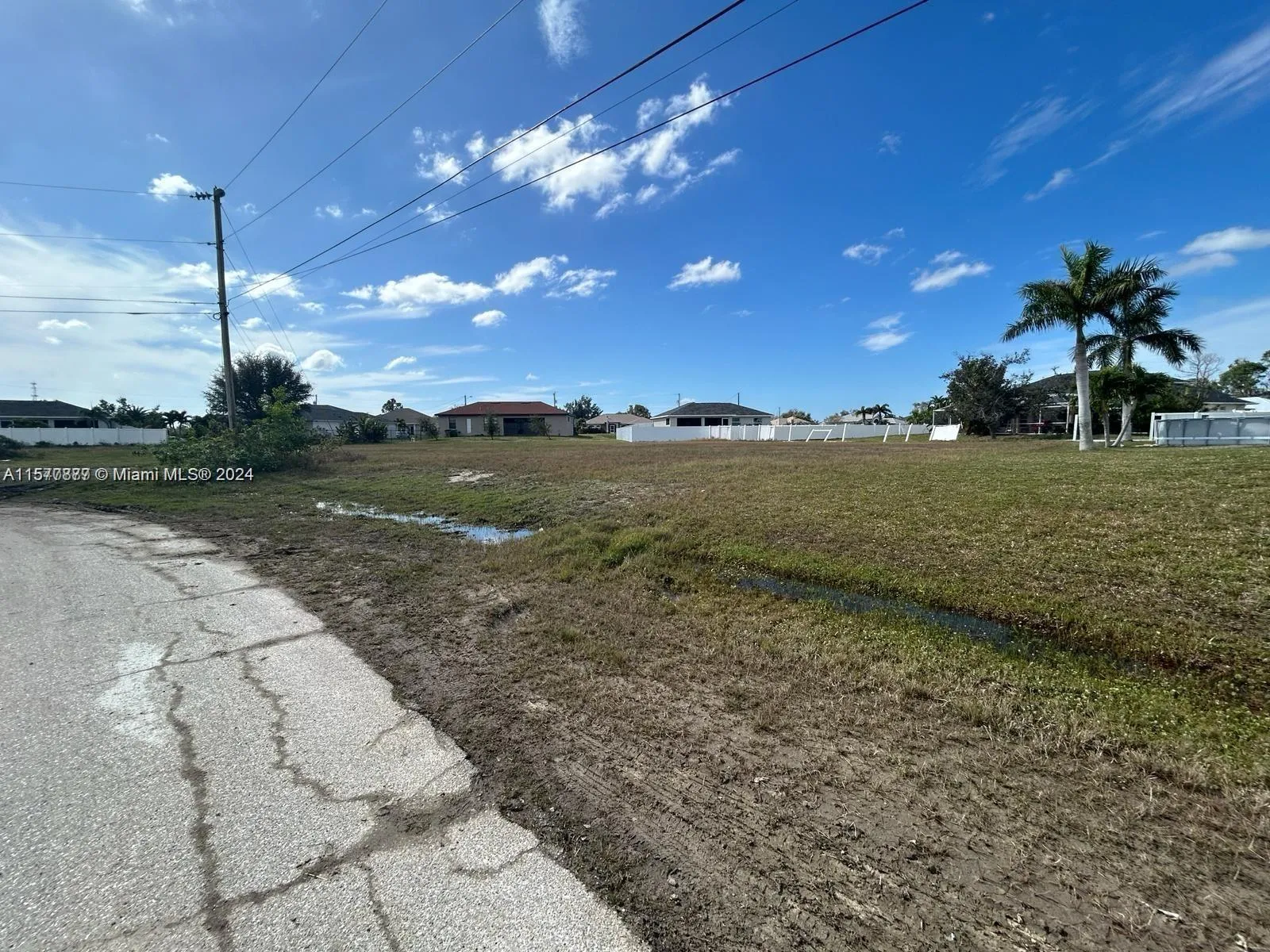 16 SW 25 place, Cape Coral FL 33991