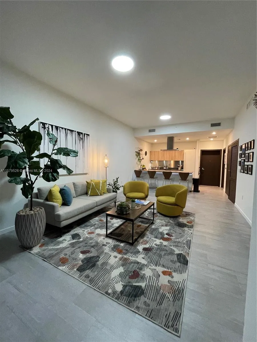 1000 Brickell Plz # 1811, Miami FL 33131