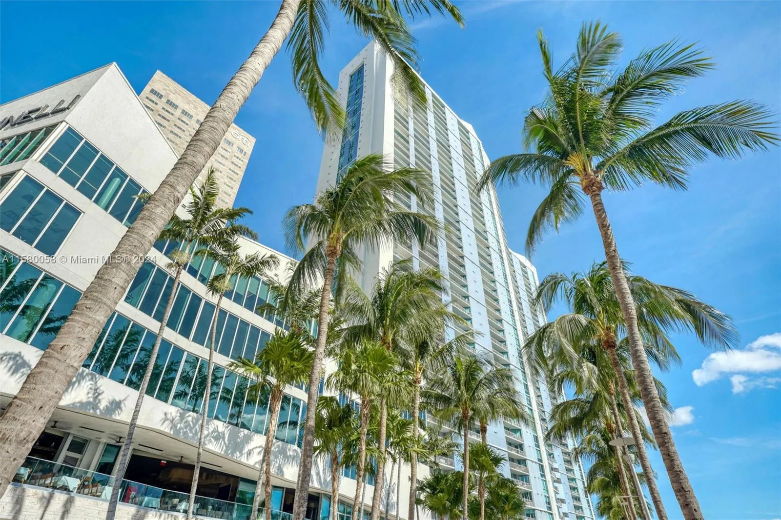 3 bedroom 2 bath for sale at 325 NE Biscayne Blvd # 1923, Miami FL 33131