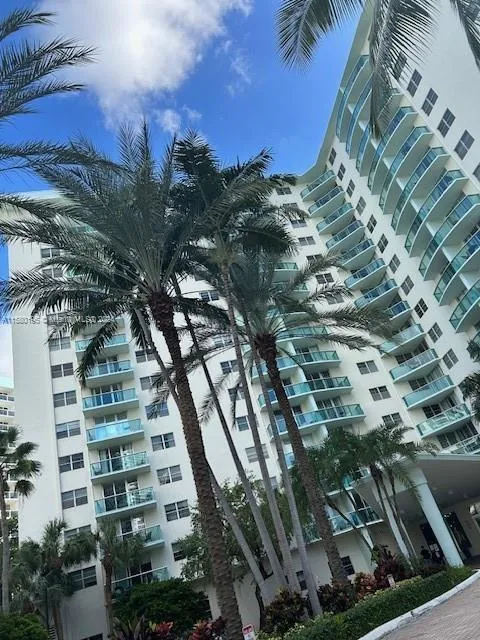 3801 S Ocean Dr # 2D, Hollywood FL 33019