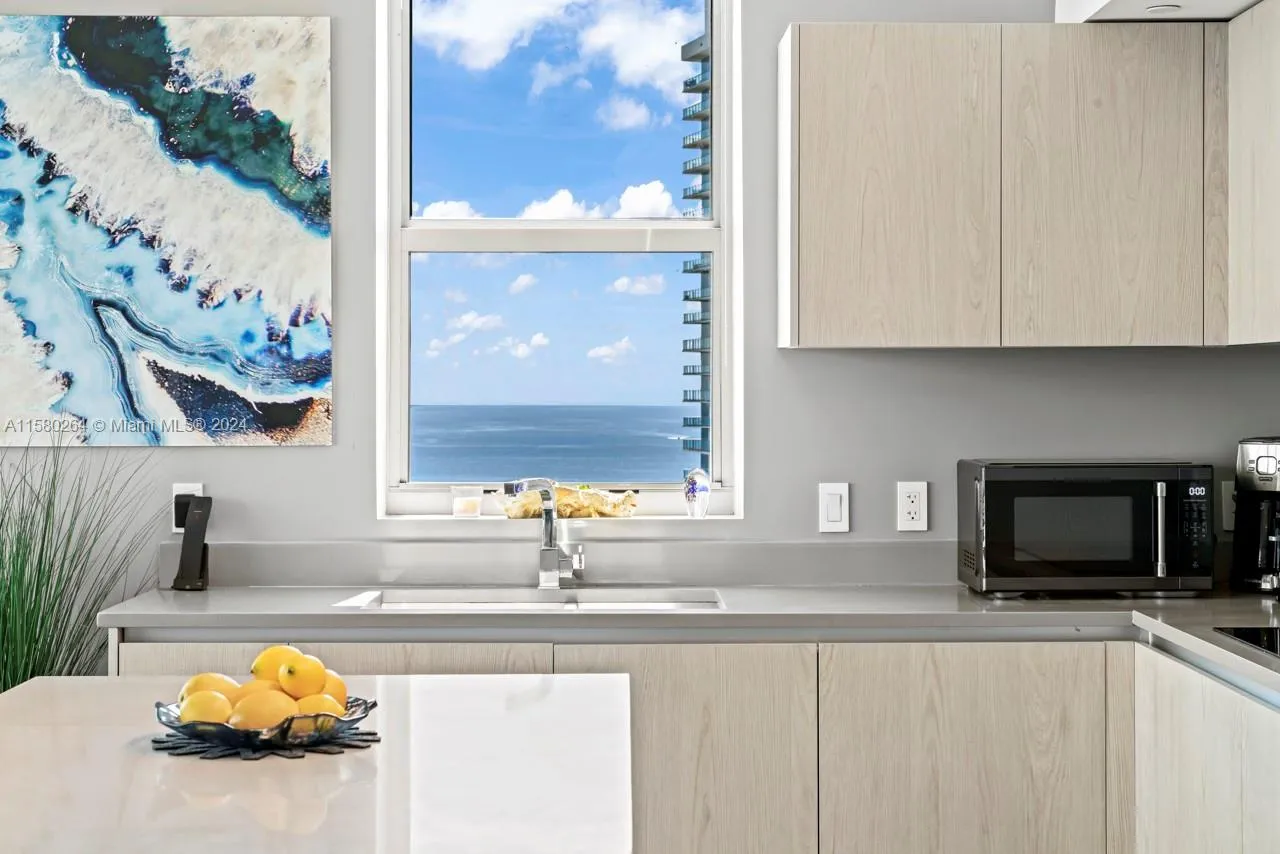 4010 S Ocean Dr # R3001, Hollywood FL 33019