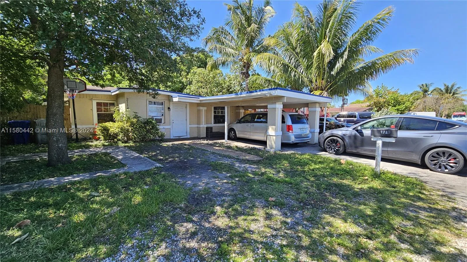 2114 NW 5th St, Pompano Beach FL 33069
