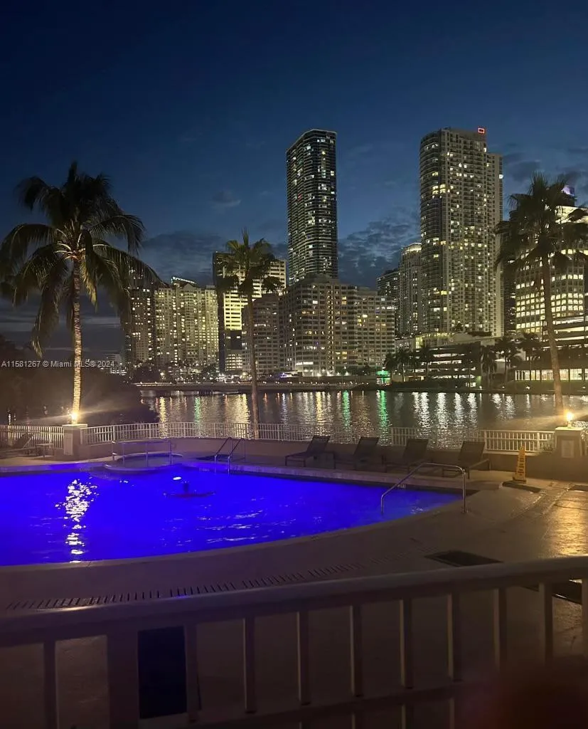 701 Brickell Key Blvd # 202, Miami FL 33131