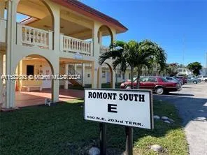 1 bedroom 1 bath for sale at 160 NE 203rd Ter # 3, Miami Gardens FL 33179