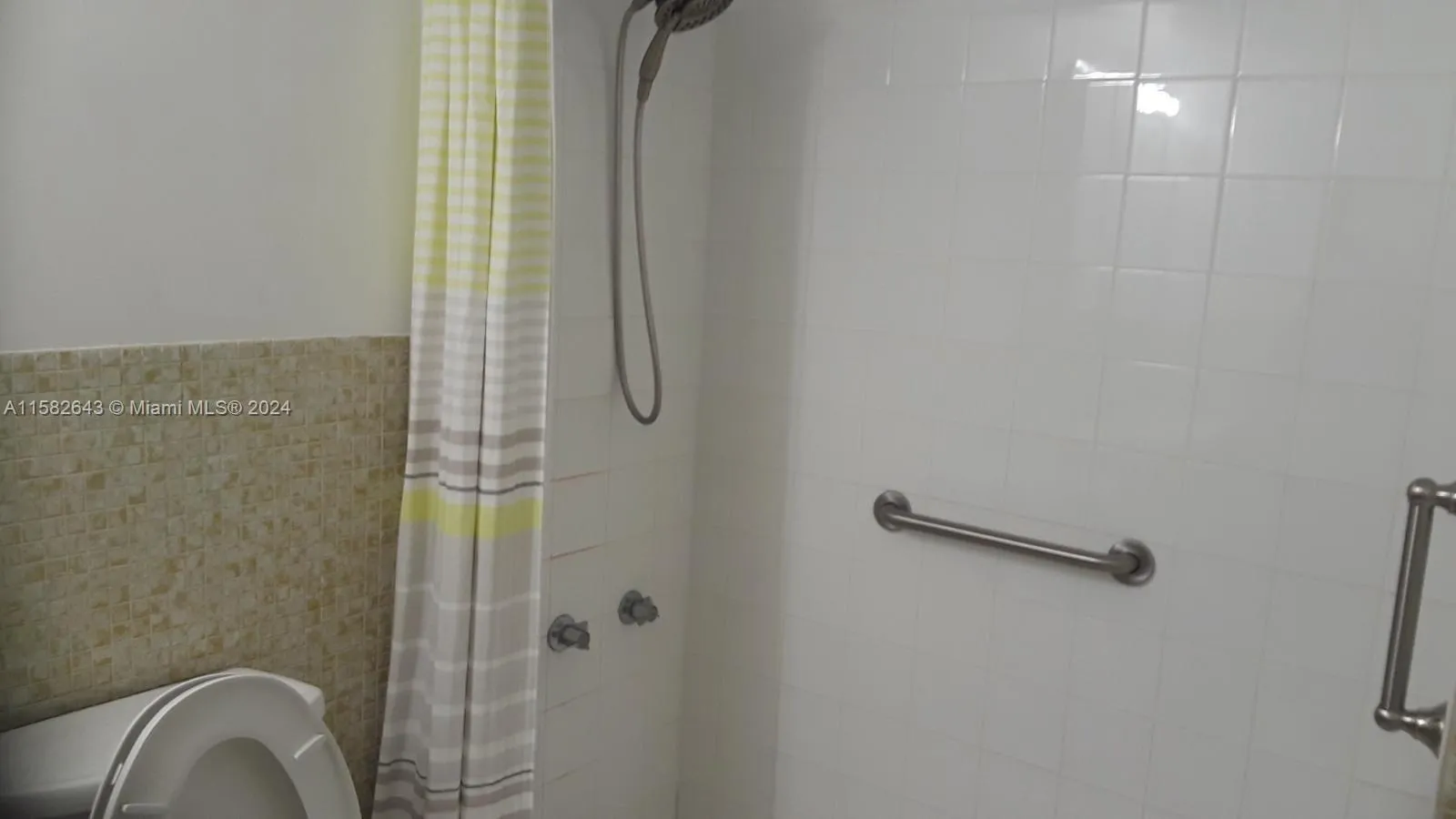 160 NE 203rd Ter # 3, Miami Gardens FL 33179