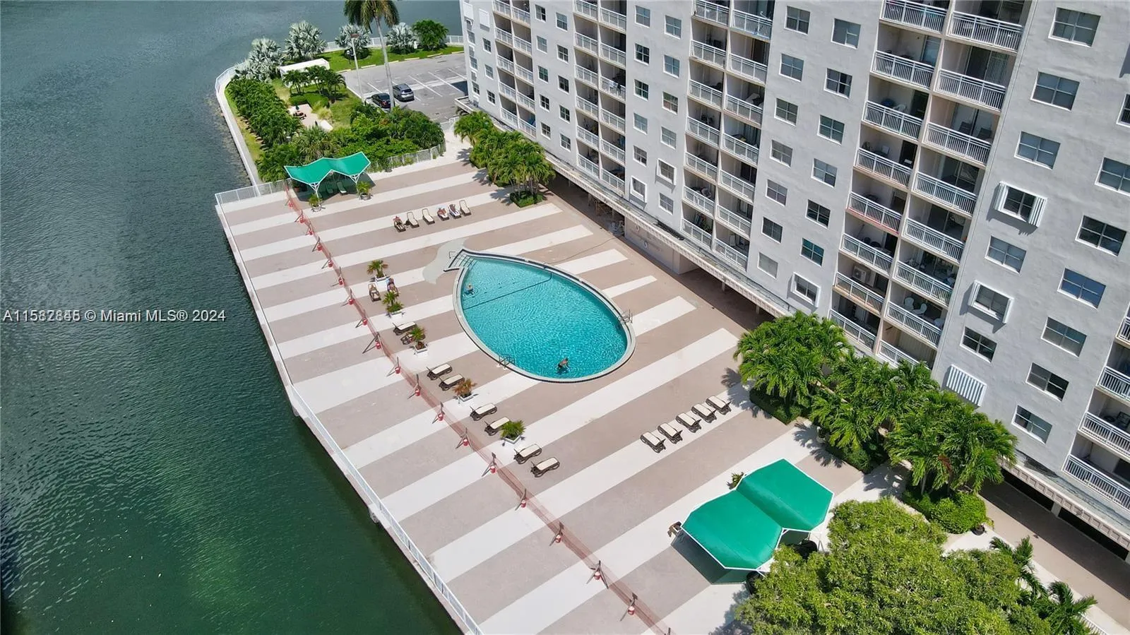 400 Kings Point Dr # 310, Sunny Isles Beach FL 33160