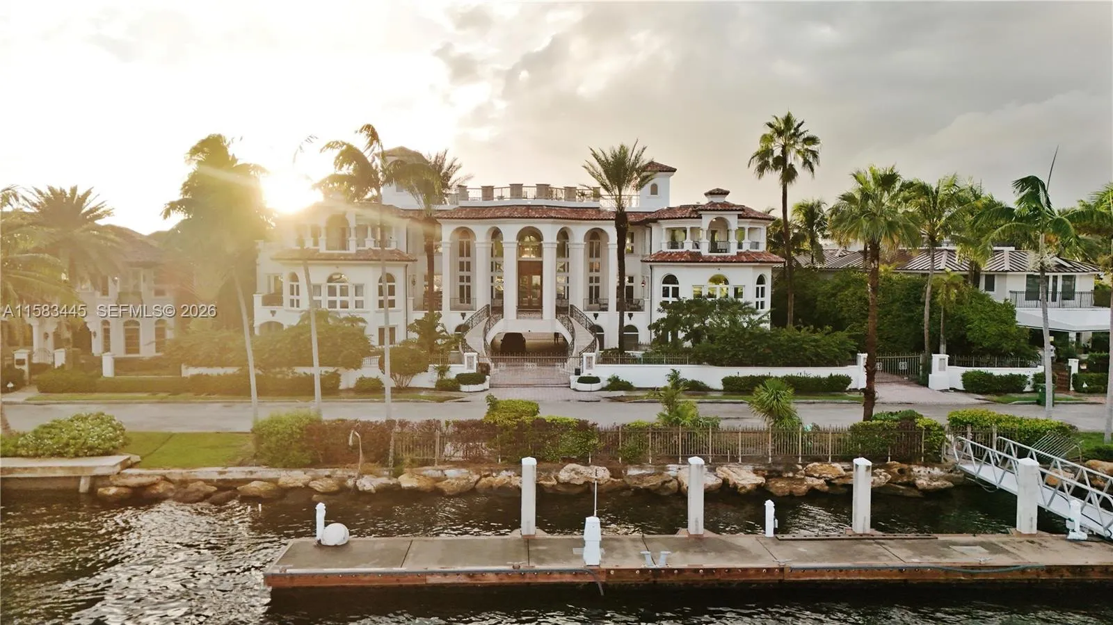9 bedroom 9 bath for rent at 709 Idlewyld Dr, Fort Lauderdale FL 33301