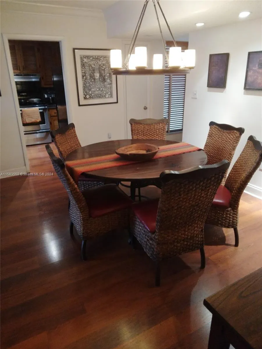 911 Ponce De Leon Blvd # 904, Coral Gables FL 33134