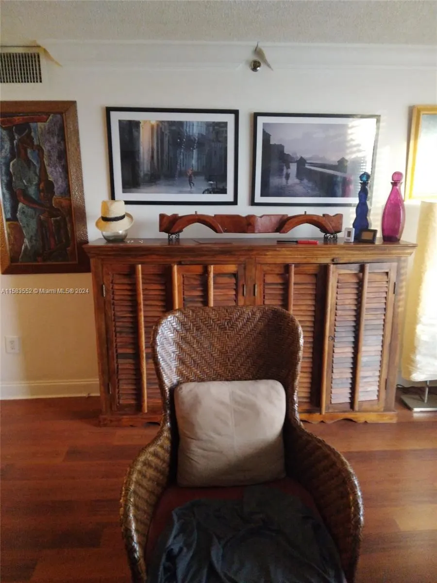 911 Ponce De Leon Blvd # 904, Coral Gables FL 33134
