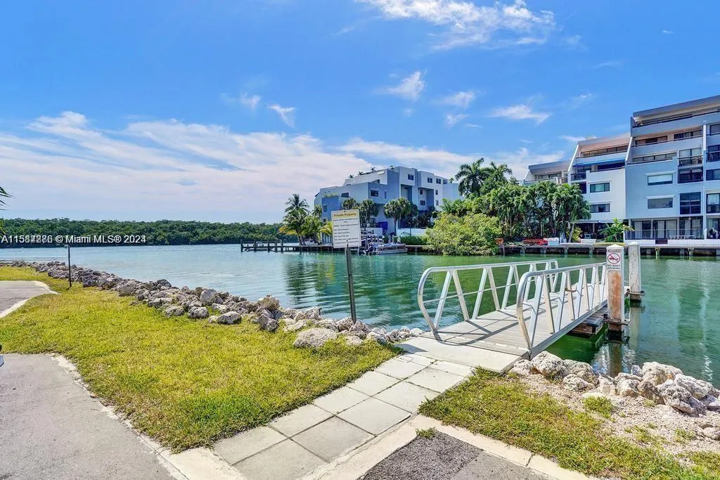 400 Kings Point Dr # 1219, Sunny Isles Beach FL 33160