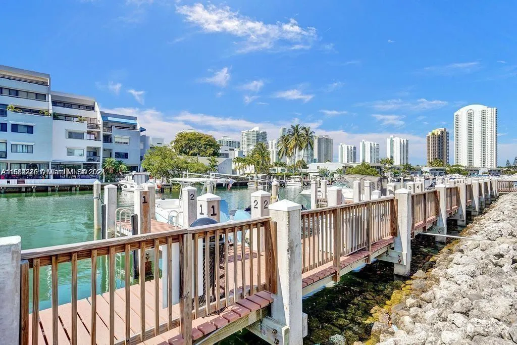 400 Kings Point Dr # 1219, Sunny Isles Beach FL 33160