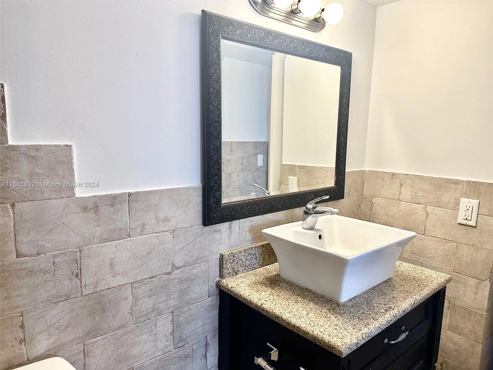 1301 NE Miami Gardens Dr, Miami FL 33179