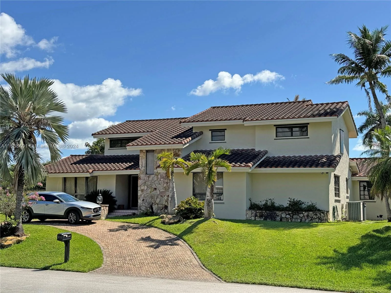 4 bedroom 3 bath for sale at 17745 SW 83rd Ct, Palmetto Bay FL 33157