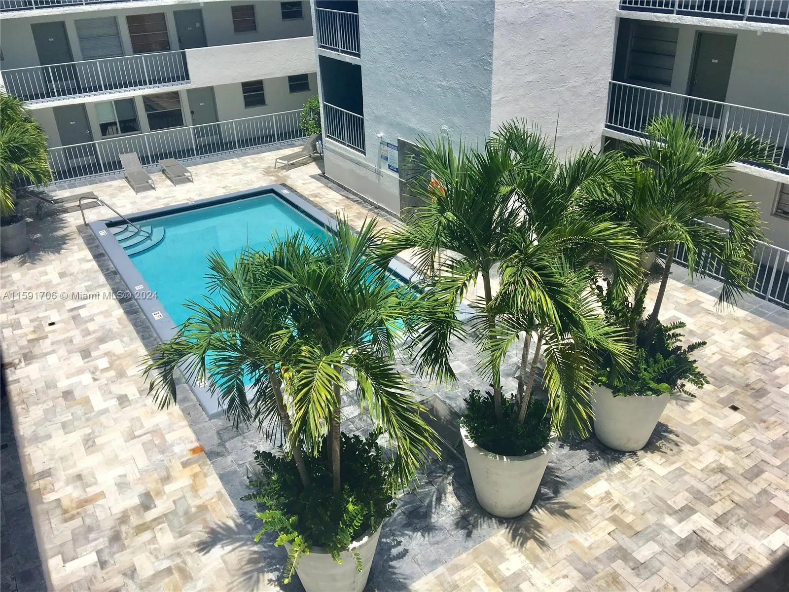 1610 Lenox Ave # 416, Miami Beach FL 33139