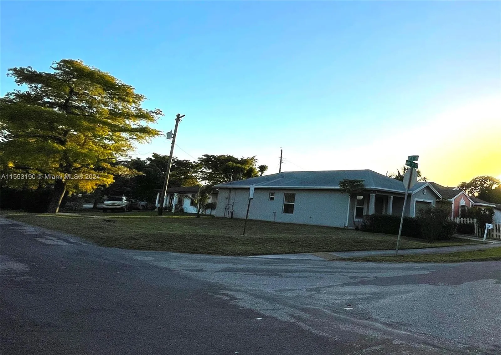 6 Nw Ave, Hallandale Beach FL 33009