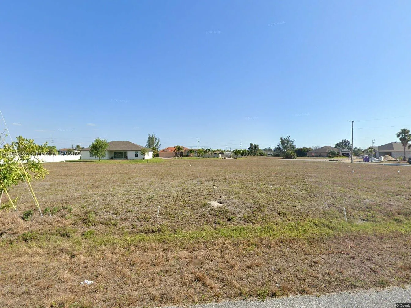 for sale at 422 NW 9th Terr, Cape Coral FL 33993
