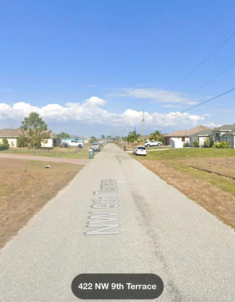 422 NW 9th Terr, Cape Coral FL 33993