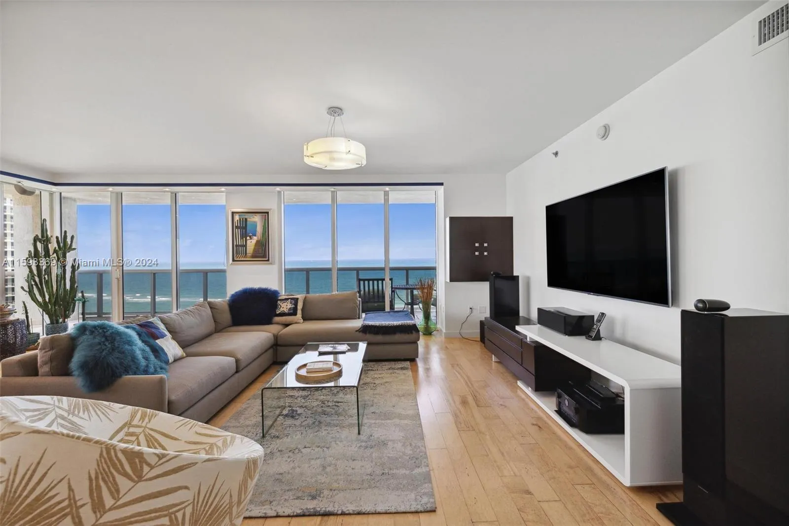 1800 S Ocean Dr # 1401, Hallandale Beach FL 33009