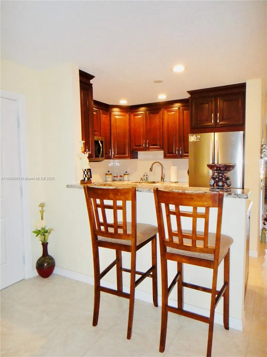 1102 Duncan Cir # 104, Palm Beach Gardens FL 33418