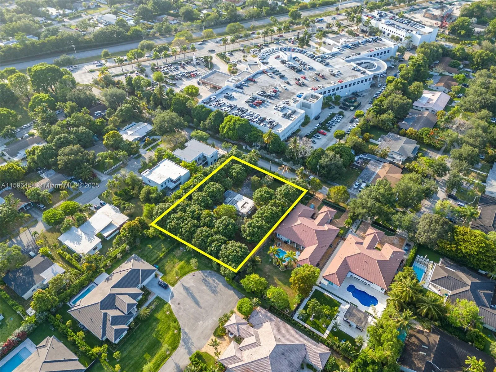 7800 SW 110th St, Pinecrest FL 33156