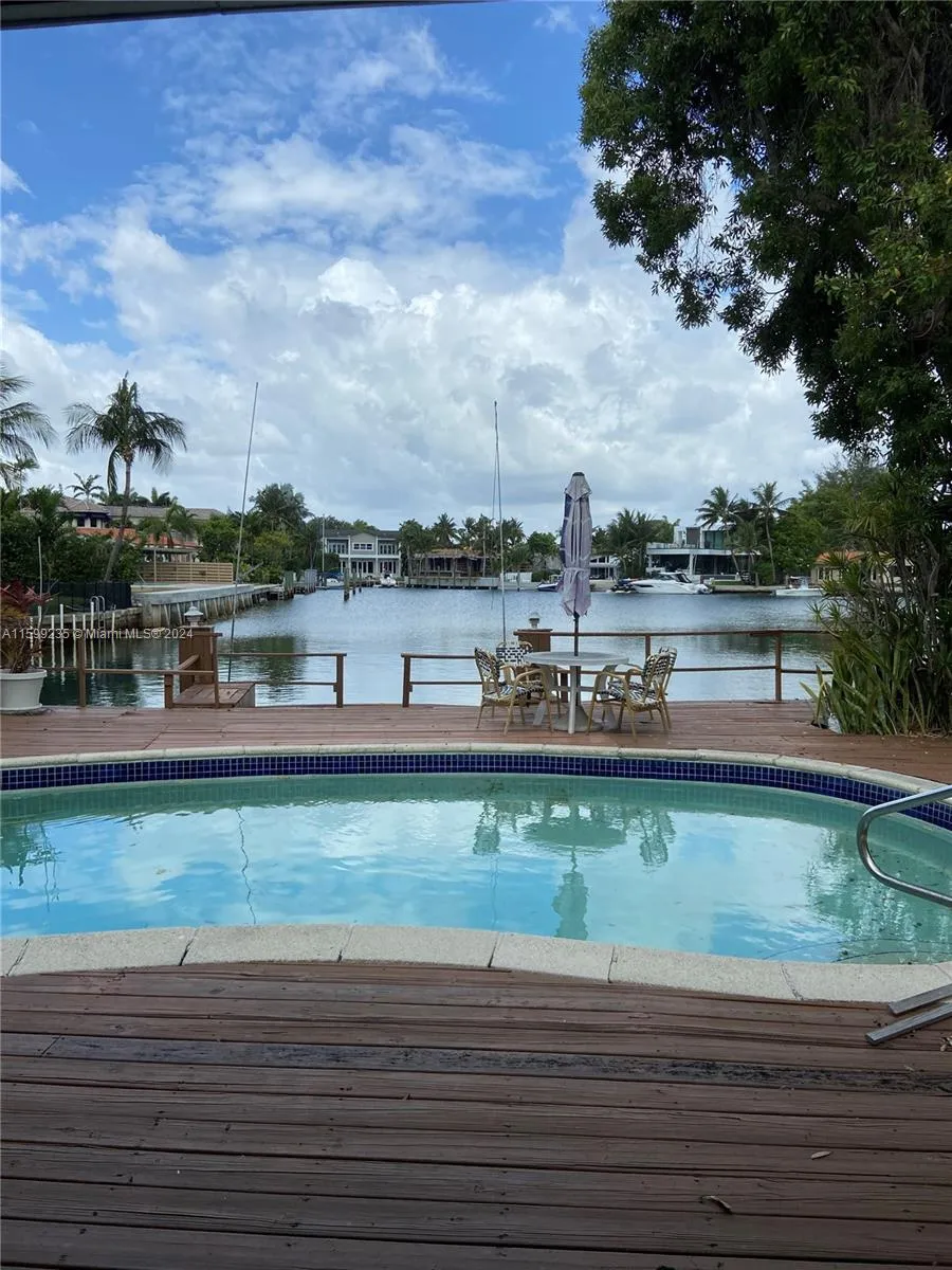 8826 Hawthorne Ave, Surfside FL 33154