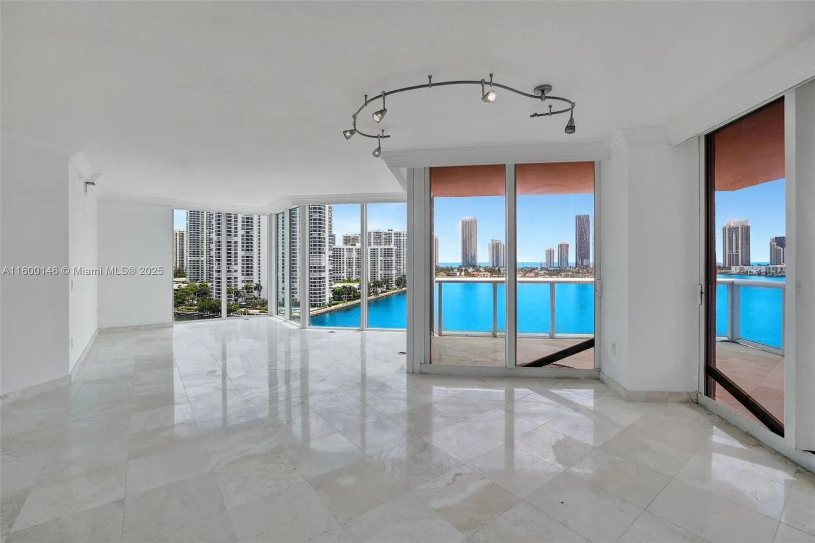 3370 Hidden Bay Dr # 1208, Aventura FL 33180