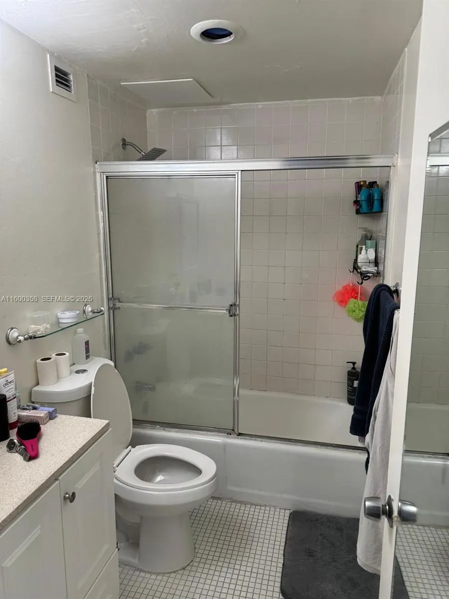 400 Kings Point Dr # 527, Sunny Isles Beach FL 33160