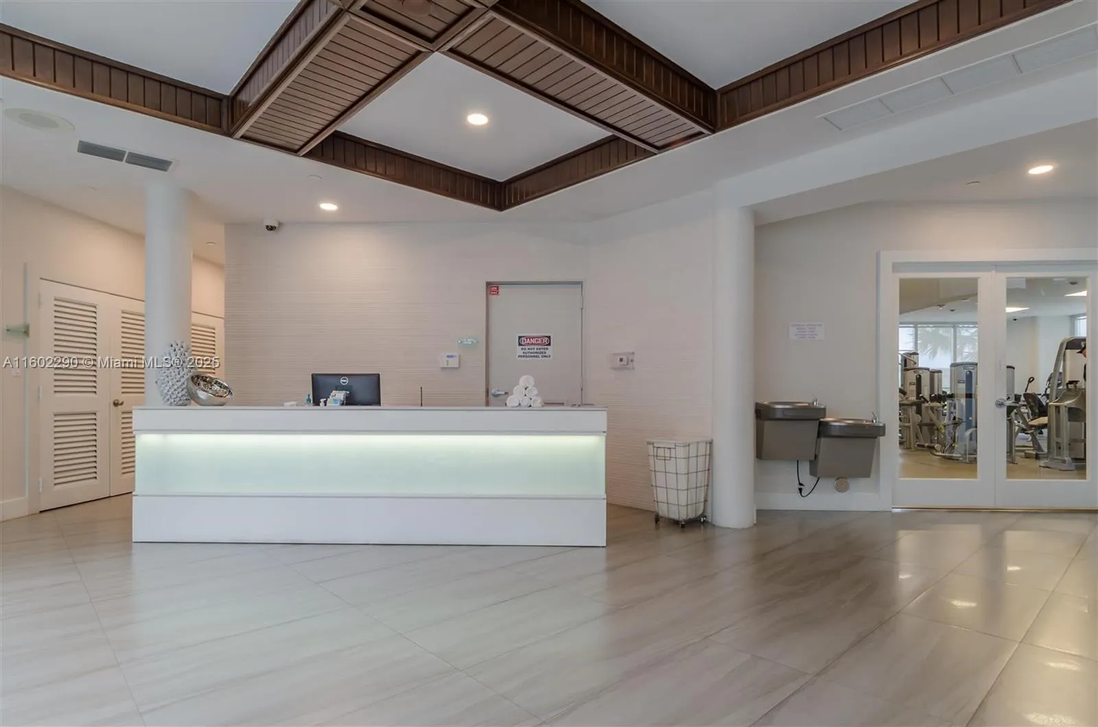 20281 E Country Club Dr # 305, Aventura FL 33180