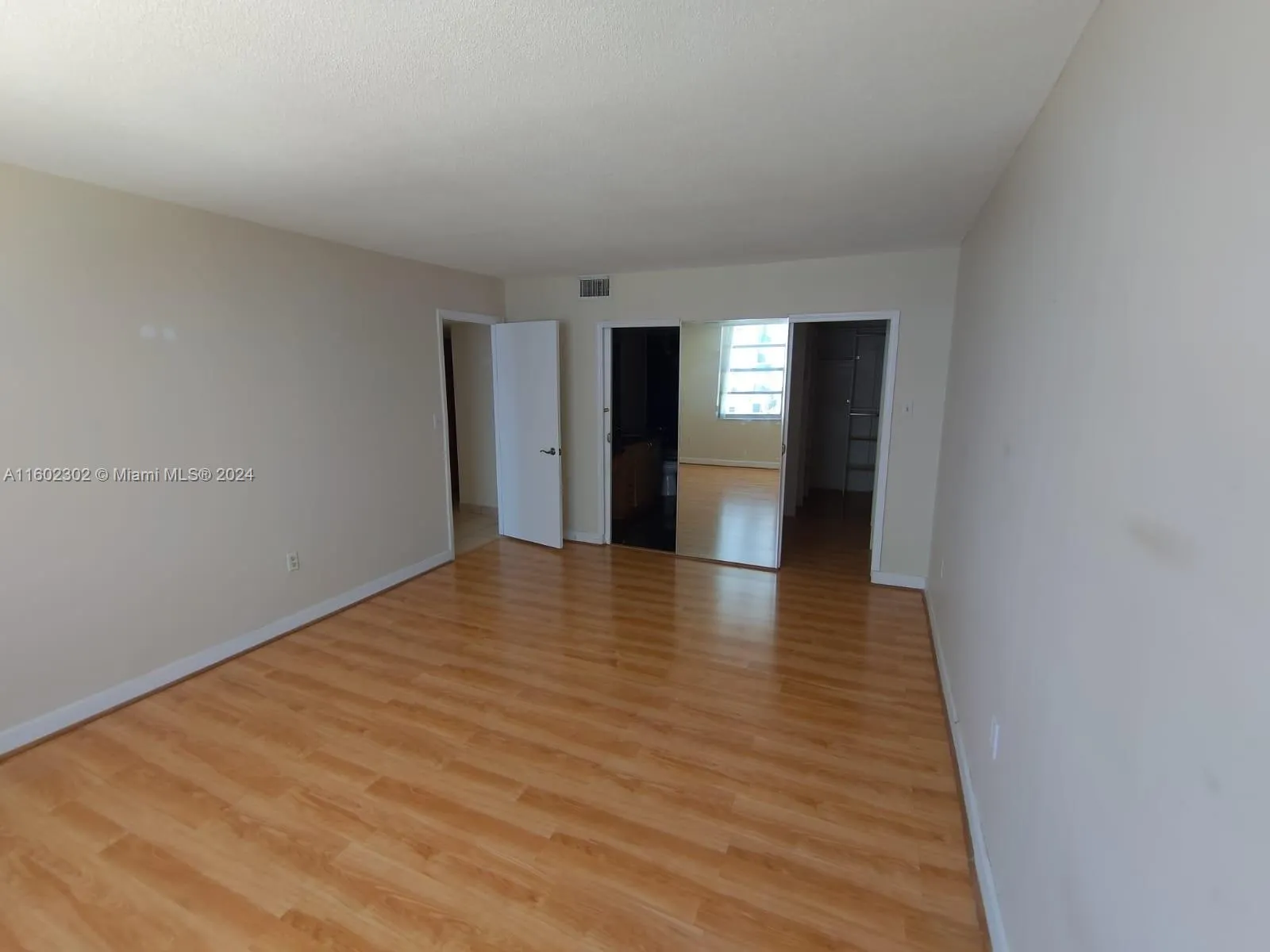 2780 NE 183rd St # 1402, Aventura FL 33160
