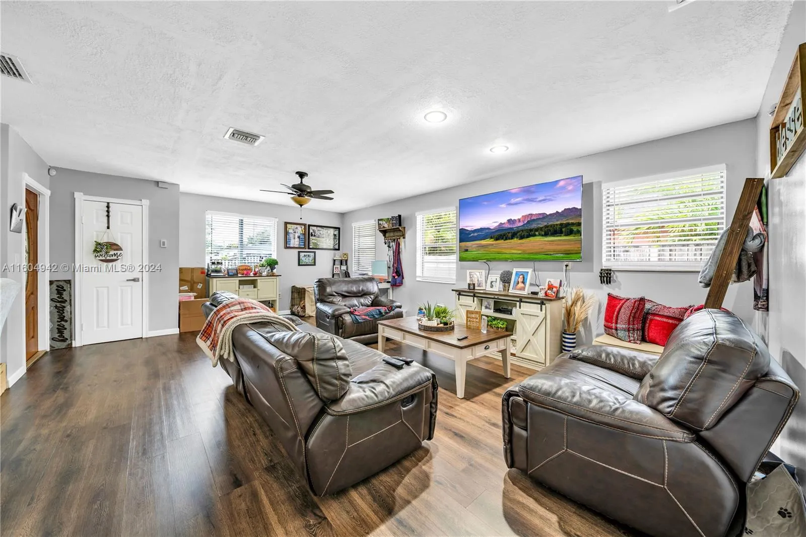 875 E 29th St, Hialeah FL 33013