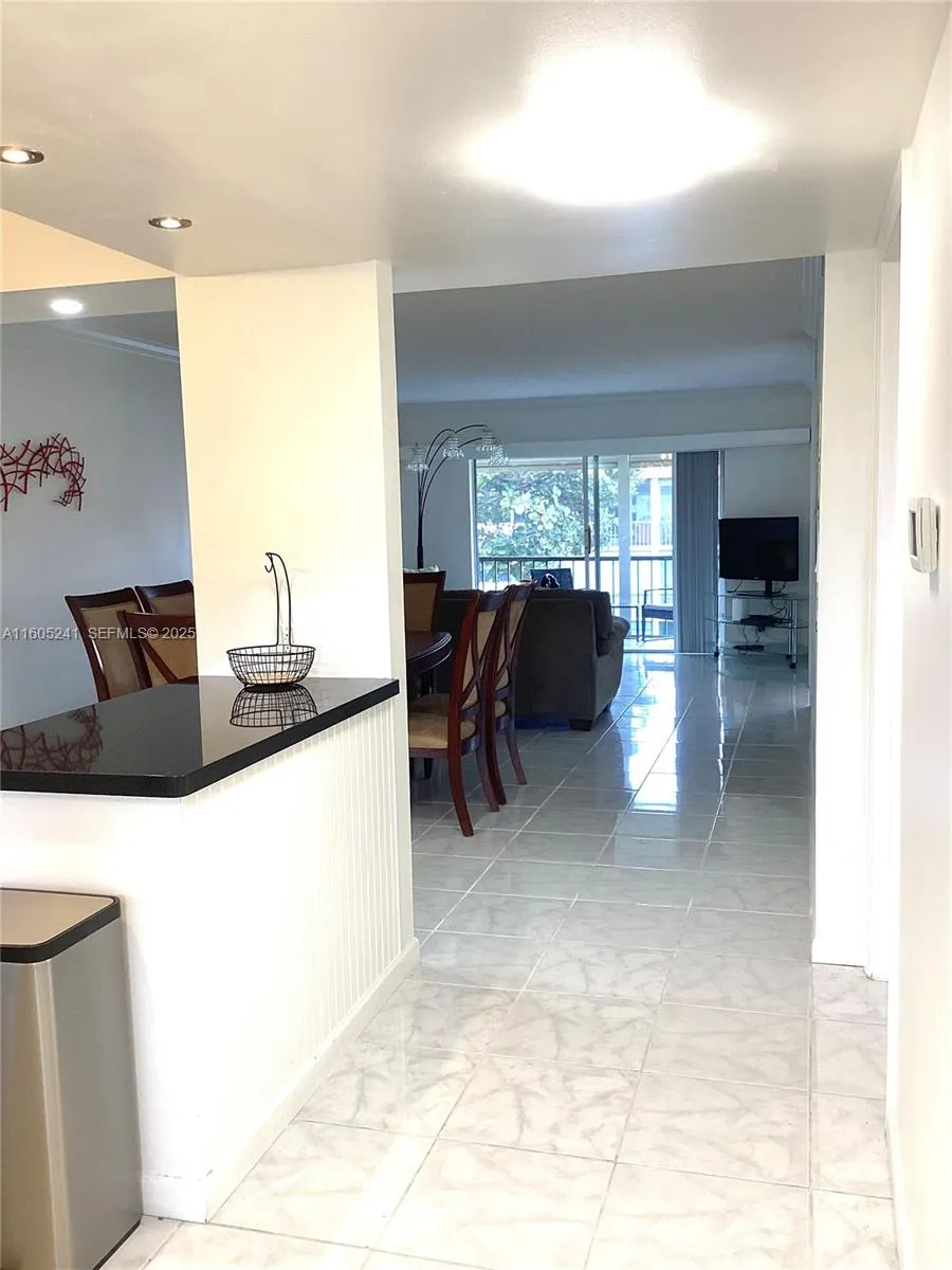 681 S Hollybrook Dr # 307, Pembroke Pines FL 33025