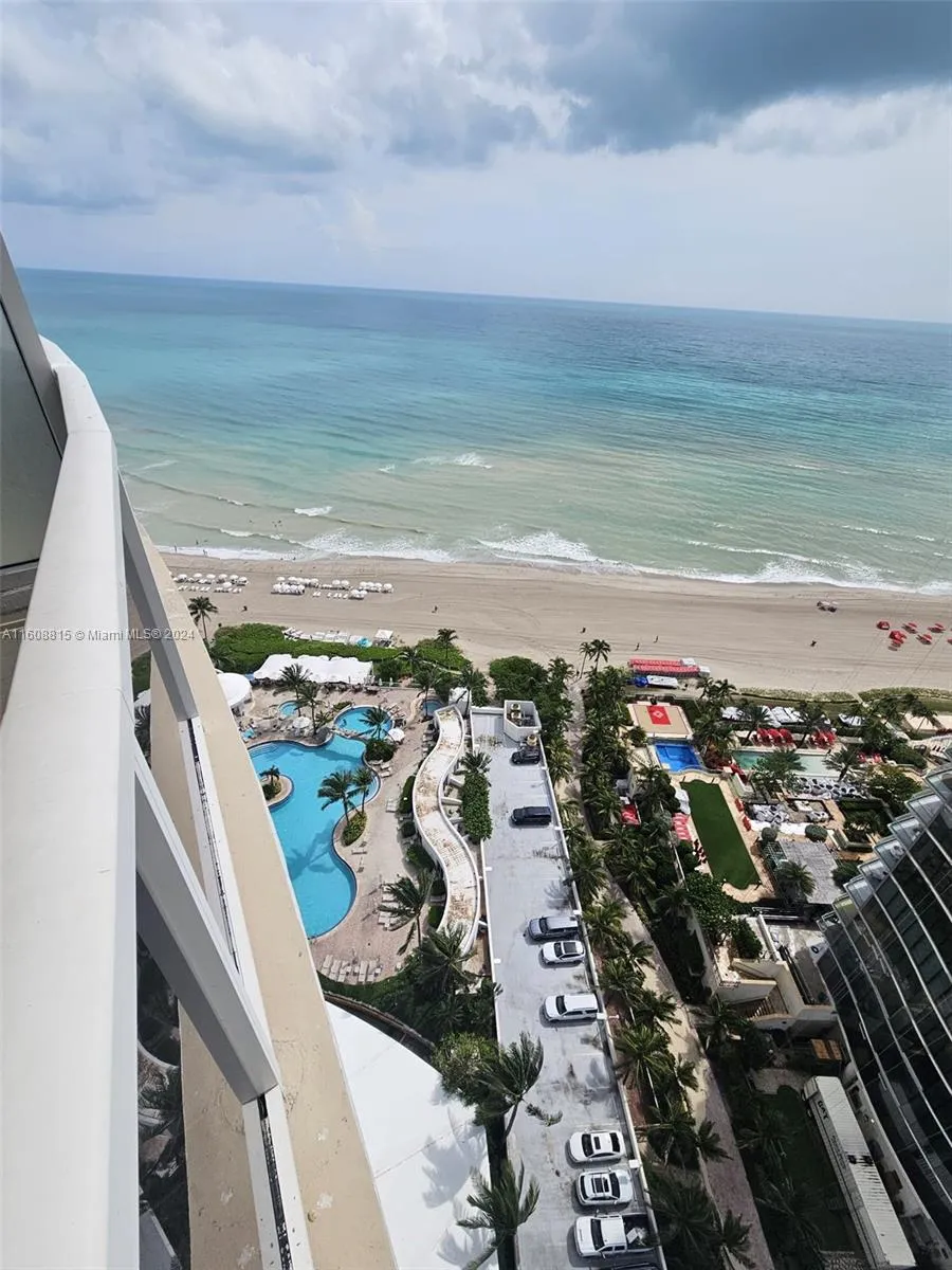 1 bath for sale at 18001 Collins Ave # 2112, Sunny Isles Beach FL 33160