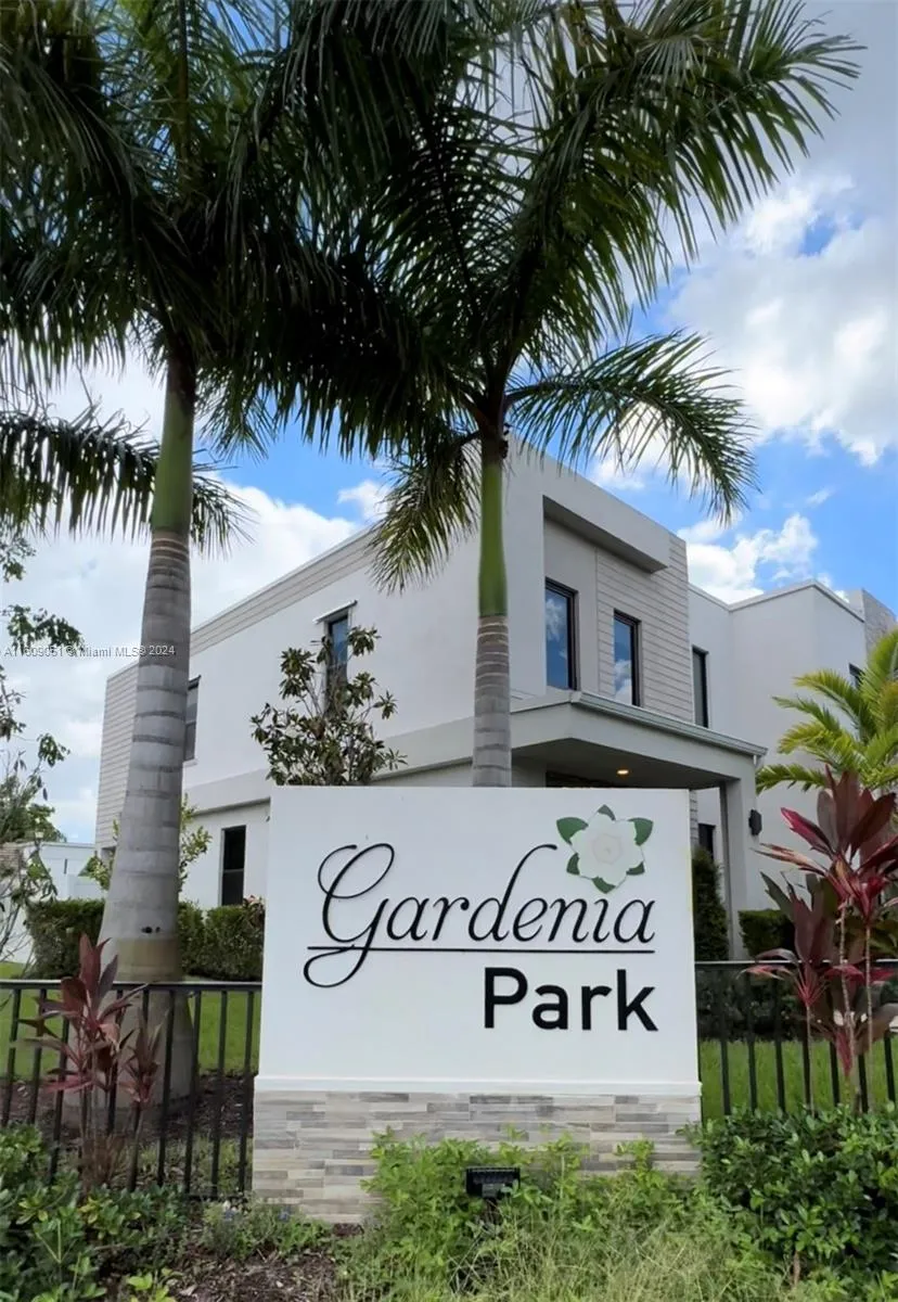 3 bedroom 2 bath for sale at 545 NW 17th St, Fort Lauderdale FL 33311