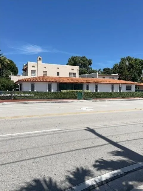 5 bedroom 5 bath for rent at 1101 SW 17th Ave, Miami FL 33135
